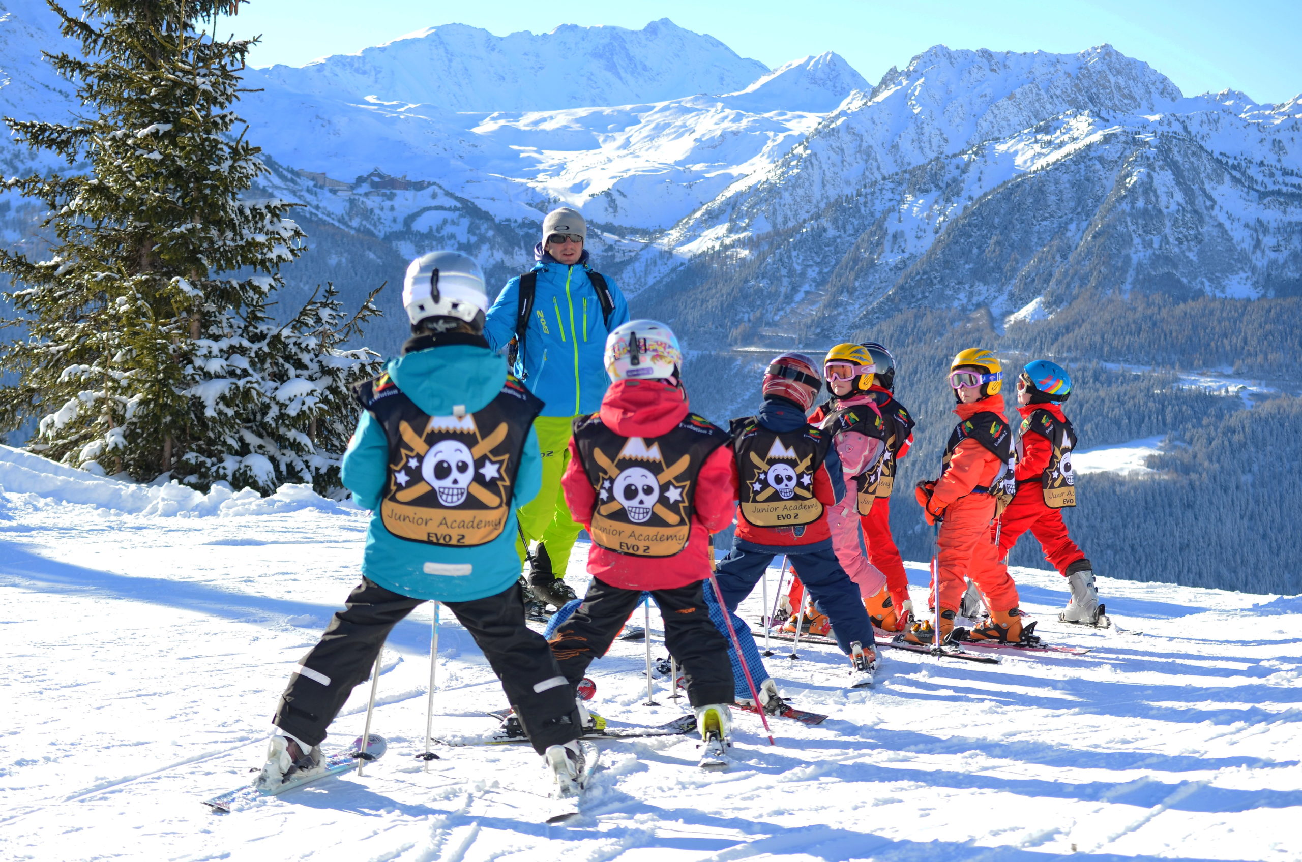 Apprentissage personnalisé du ski pour offrir à vos enfants une expérience unique et ludique. A partir de 3 ans.